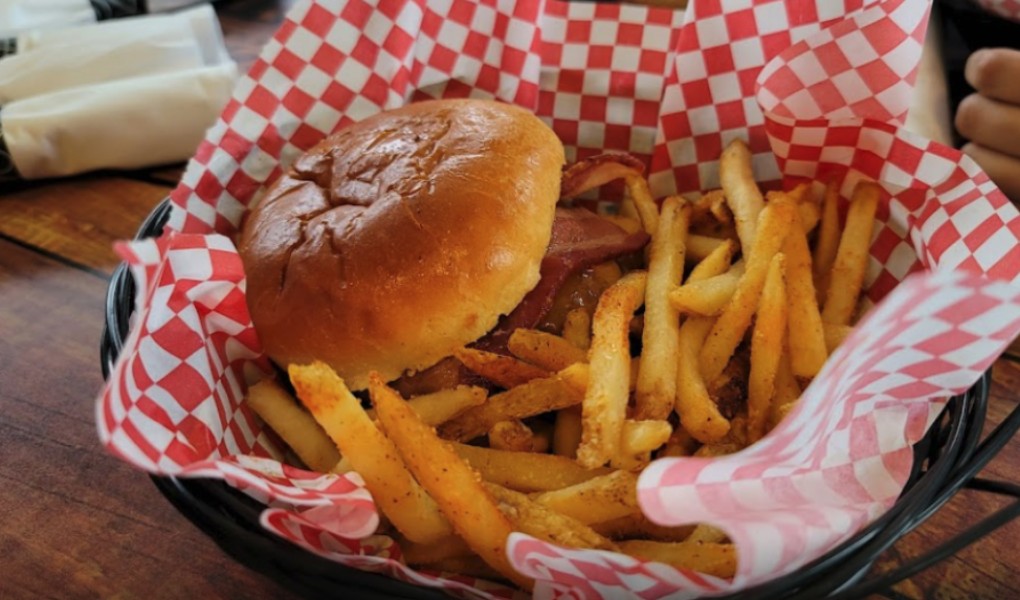 Great burgers and fries!